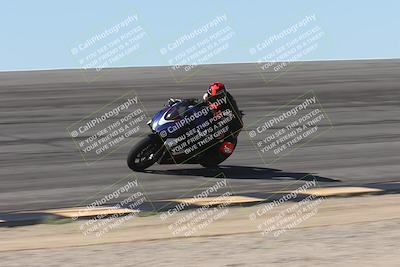 media/Oct-13-2025-Moto Forza (Mon) [[a66d839500]]/3-B Group/Session 2 (Bowl)/